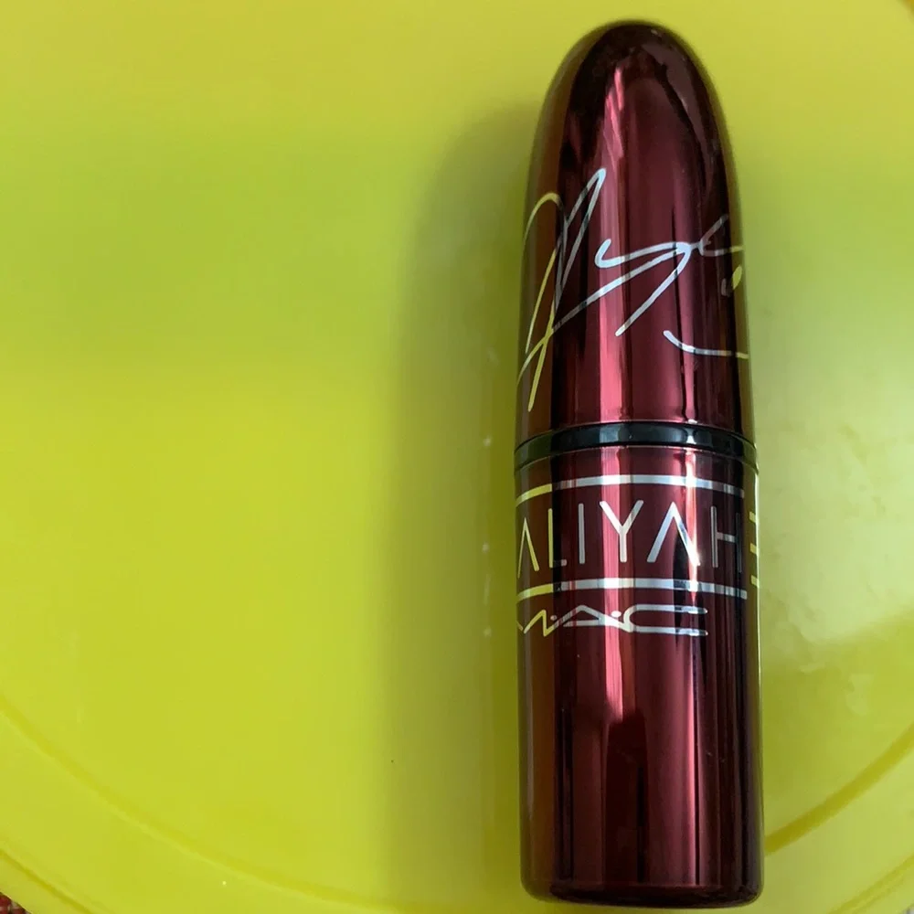 NEW AALIYAH MAC A28 MORE THAN A WOMAN LIPSTICK ROUGE ALEVRES